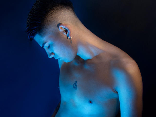 ThomiasMore - Live porn &amp; sex cam - 15183270