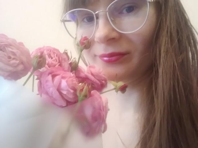 KiraGoldens - Live porn &amp; sex cam - 15202350