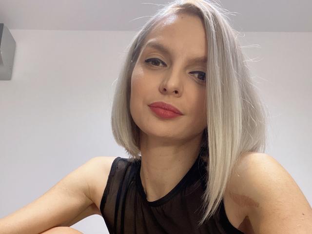 DouceAmelia - Live Sex Cam - 15213114