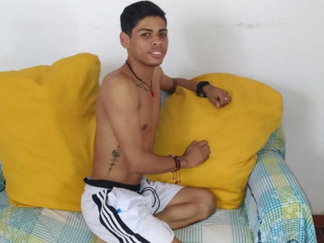 DanielFire - Live Sex Cam - 15215706