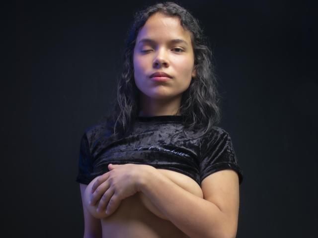 Emiilie - Sexe cam en vivo - 15221058