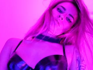 HolyKhloe - Live Sex Cam - 15228290