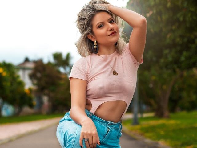 ValeriaHunter69 - Live porn &amp; sex cam - 15229670