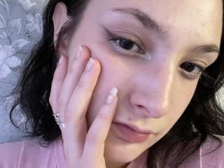 CarolineWine - Live porn & sex cam - 15290674