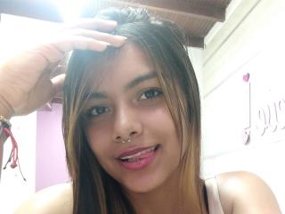 EmilyRobeerts - Live Sex Cam - 15298914