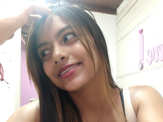 EmilyRobeerts - Sexe cam en vivo - 15298934