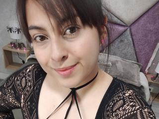 LaurasShirt - Live sexe cam - 15302842