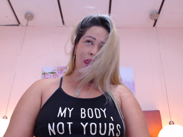 WandaaFox - Live sex cam - 15319746