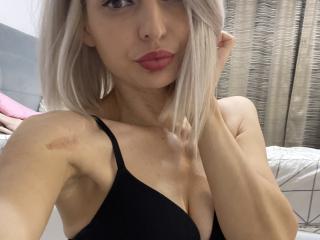 DouceAmelia - Live Sex Cam - 15343322