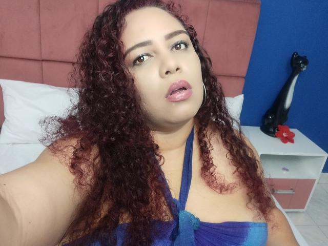 AdelineLox - Live sex cam - 15347858