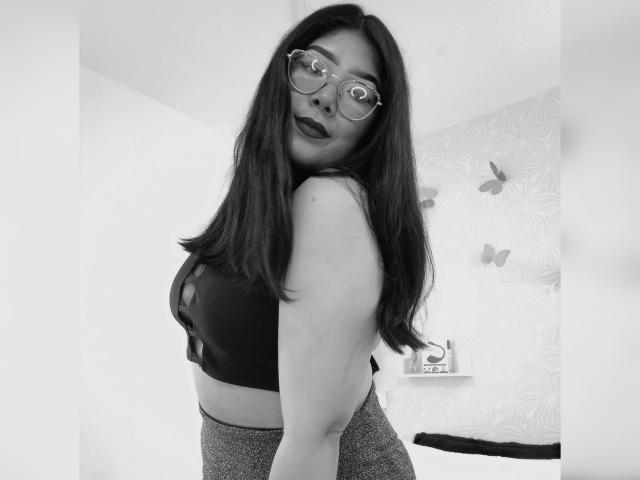 AlessaJames - Live sex cam - 15350702