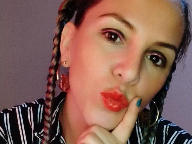 LucyVelez - Live sex cam - 15373146