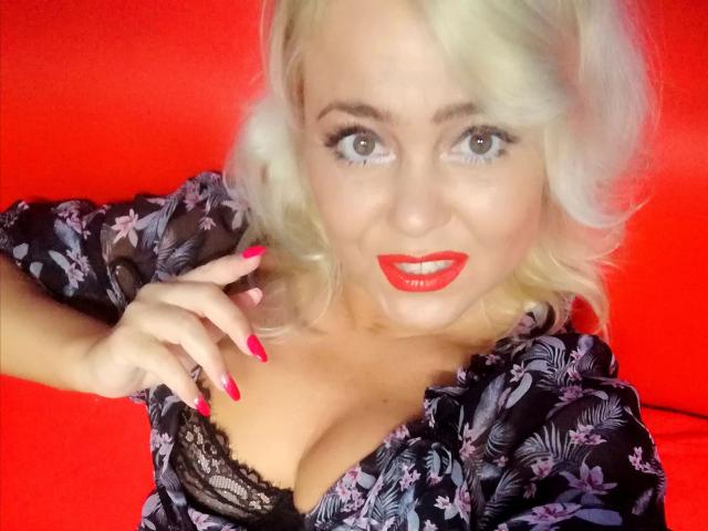 LoriHot - Live sex cam - 15373362