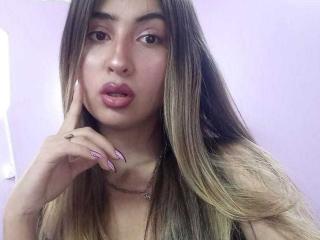 SamanthaBenson - Live Sex Cam - 15375042