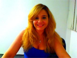 CoquineLilou - Live sex cam - 1537820