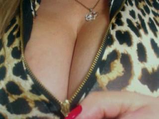 GilliSkquirtty - Live sex cam - 15379362