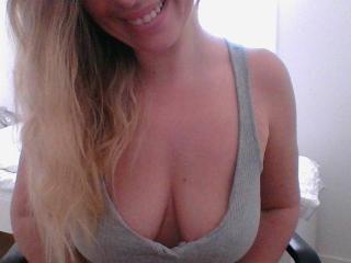 SoffieHottie - Live sex cam - 15398466