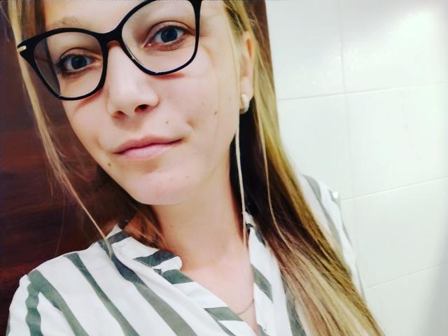 LovelyxEmilly - Sexe cam en vivo - 15411978