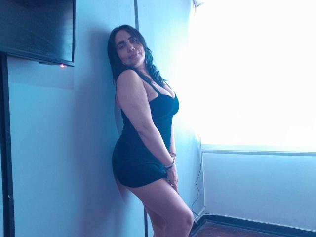SierraBurgess - Live porn &amp; sex cam - 15443058