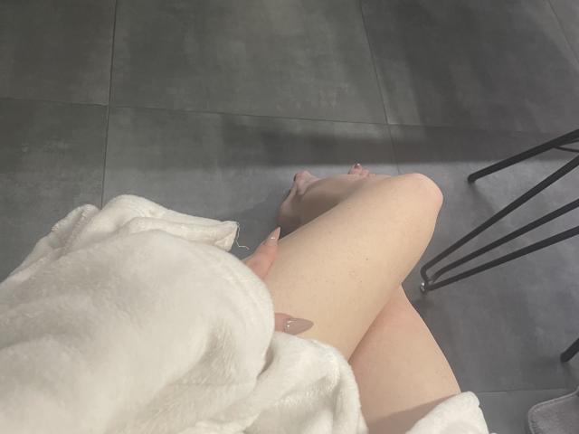 RozalinaPleasure - Live porn &amp; sex cam - 15453458