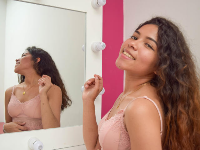 JuliethEvans - Live porn &amp; sex cam - 15486326