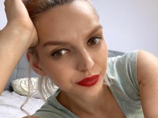 DouceAmelia - Live porn & sex cam - 15495730