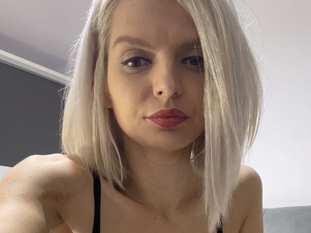 DouceAmelia - Sexe cam en vivo - 15505202