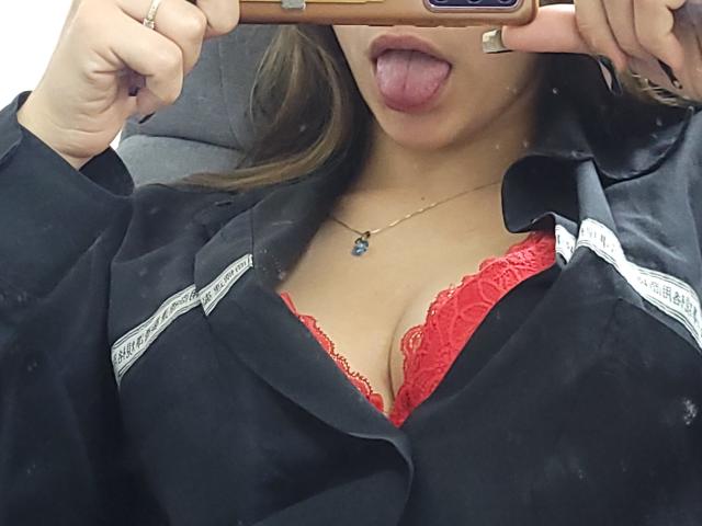 Kandinskaya - Élő pornó és szexkamera - 15557318