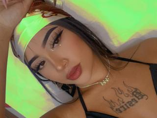 MadissonRey - Live Sex Cam - 15581081