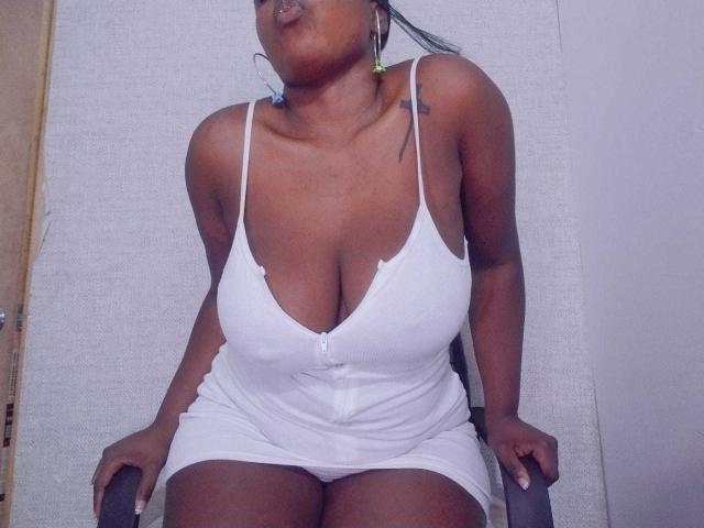 EmiraHot - Camera khiêu dâm &amp; quyến rũ trực tiếp - 15585506