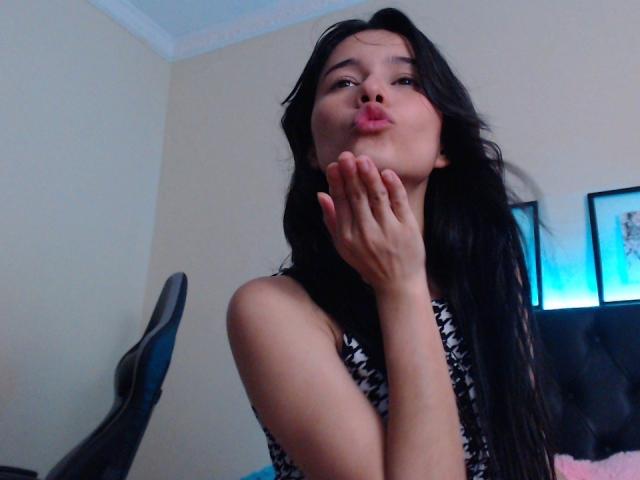 DeisyWest - Live sex cam - 15592916