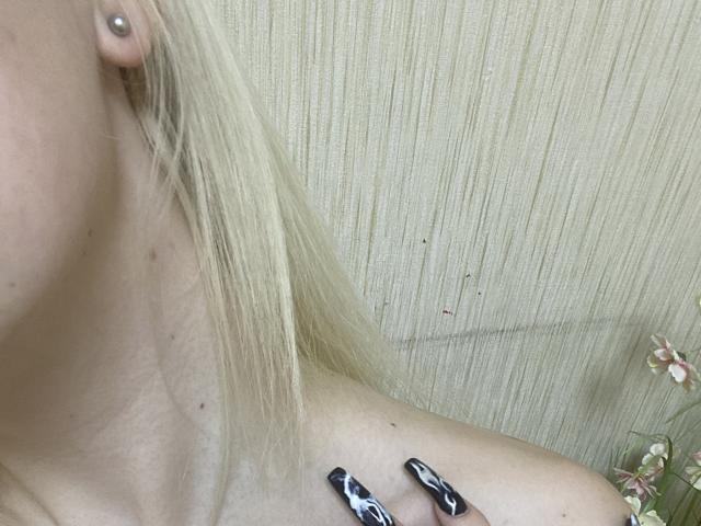 BeautyBlondi - Live Sex Cam - 15596756