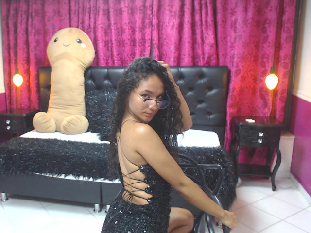 OrianaTewis - Live sex cam - 15619310