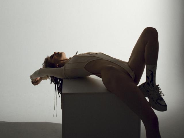 rokkidoll - Sexe cam en vivo - 15621846