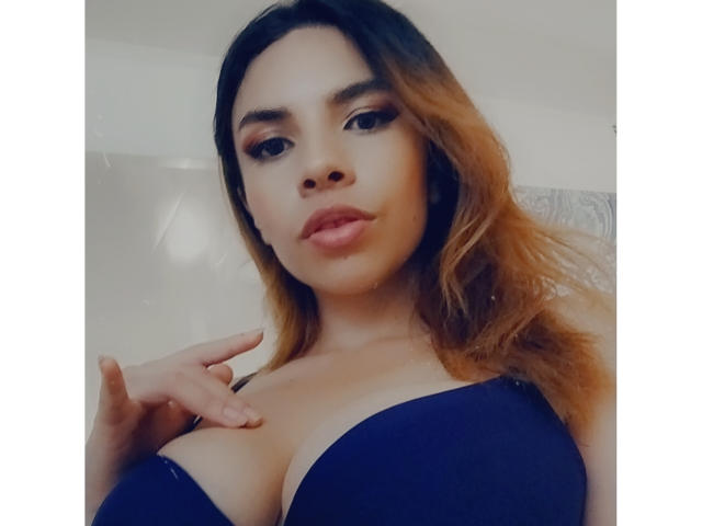 VioletaStone - Élő pornó és szexkamera - 15623334