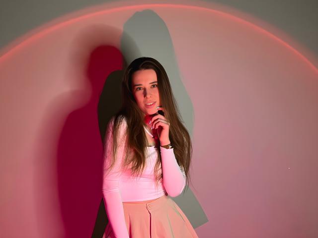 KiraRobberts - Live Sex Cam - 15635766