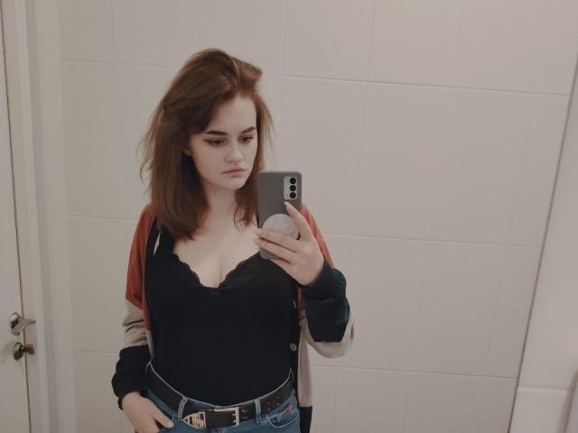 AnnaRoading - Live sex cam - 15674490