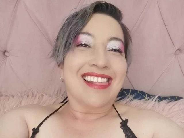 RoxanneBigBoobs - Live sex cam - 15681650