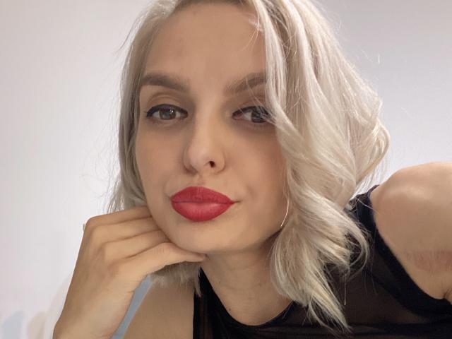 DouceAmelia - Sexe cam en vivo - 15706534