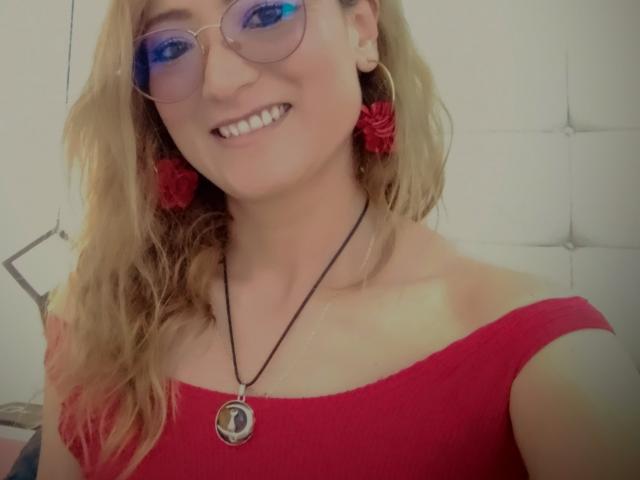 LucyRosiekus - Live sex cam - 15711270