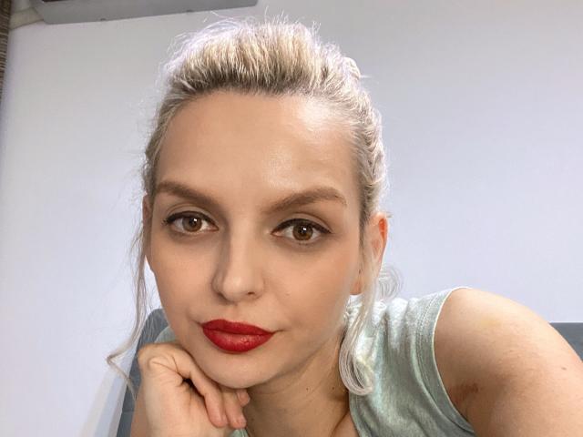DouceAmelia - Sexe cam en vivo - 15745974
