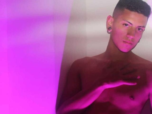 JustinParisy - Sexe cam en vivo - 15748362