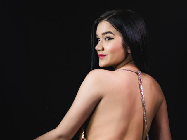 CarolineSmithX - Live Sex Cam - 15772378