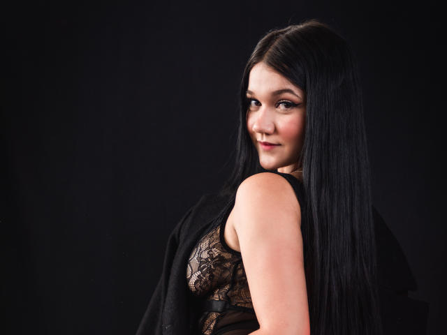 CarolineSmithX - Live sex cam - 15772626