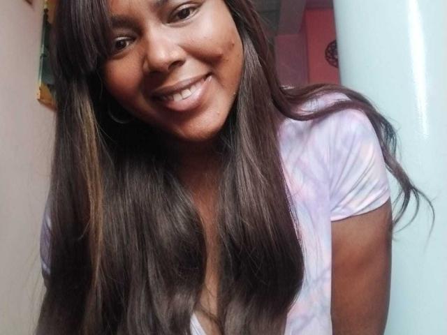 EmiraHot - פורנו בשידור חי ומצלמת סקס - 15790726