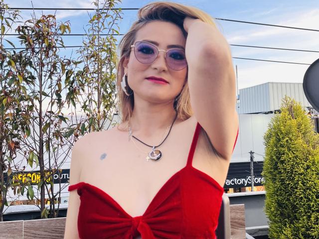 LucyRosiekus - Live Sex Cam - 15792262