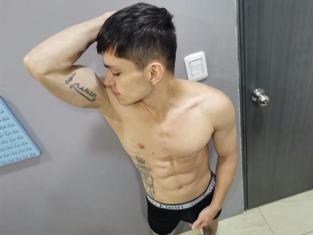 MisterHowie - Live porn &amp; sex cam - 15793158