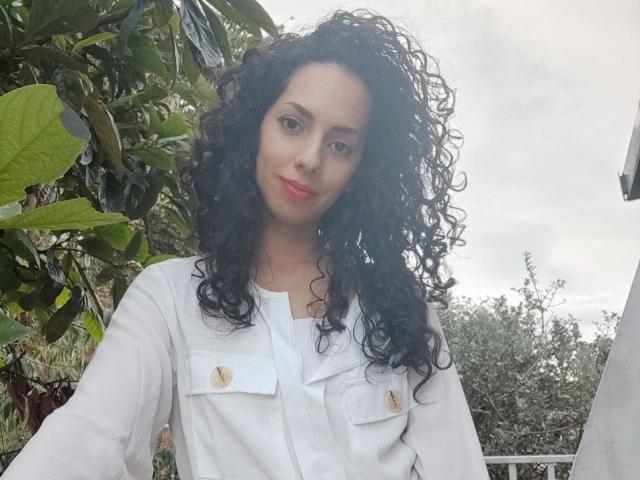 MoniqueCurlz - Live Sex Cam - 15817878