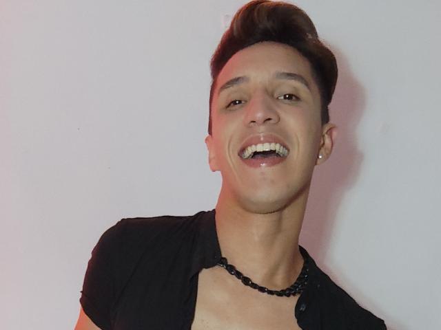 CollinsAngelo - Live porn &amp; sex cam - 15830538