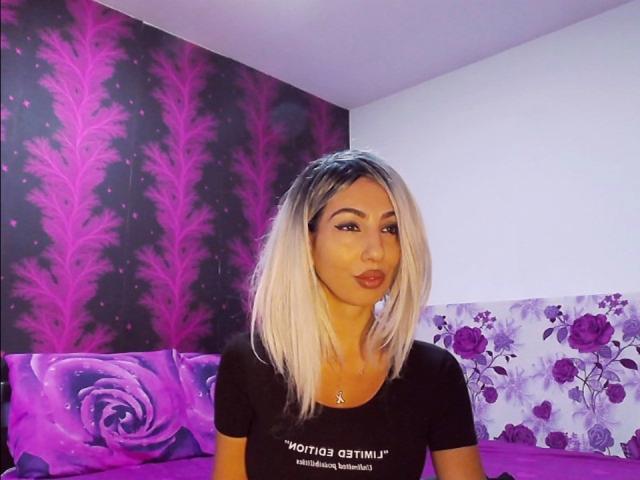 BrunetteBabe69 - Live porn &amp; sex cam - 15842634